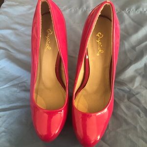 Hot pink heels size 7